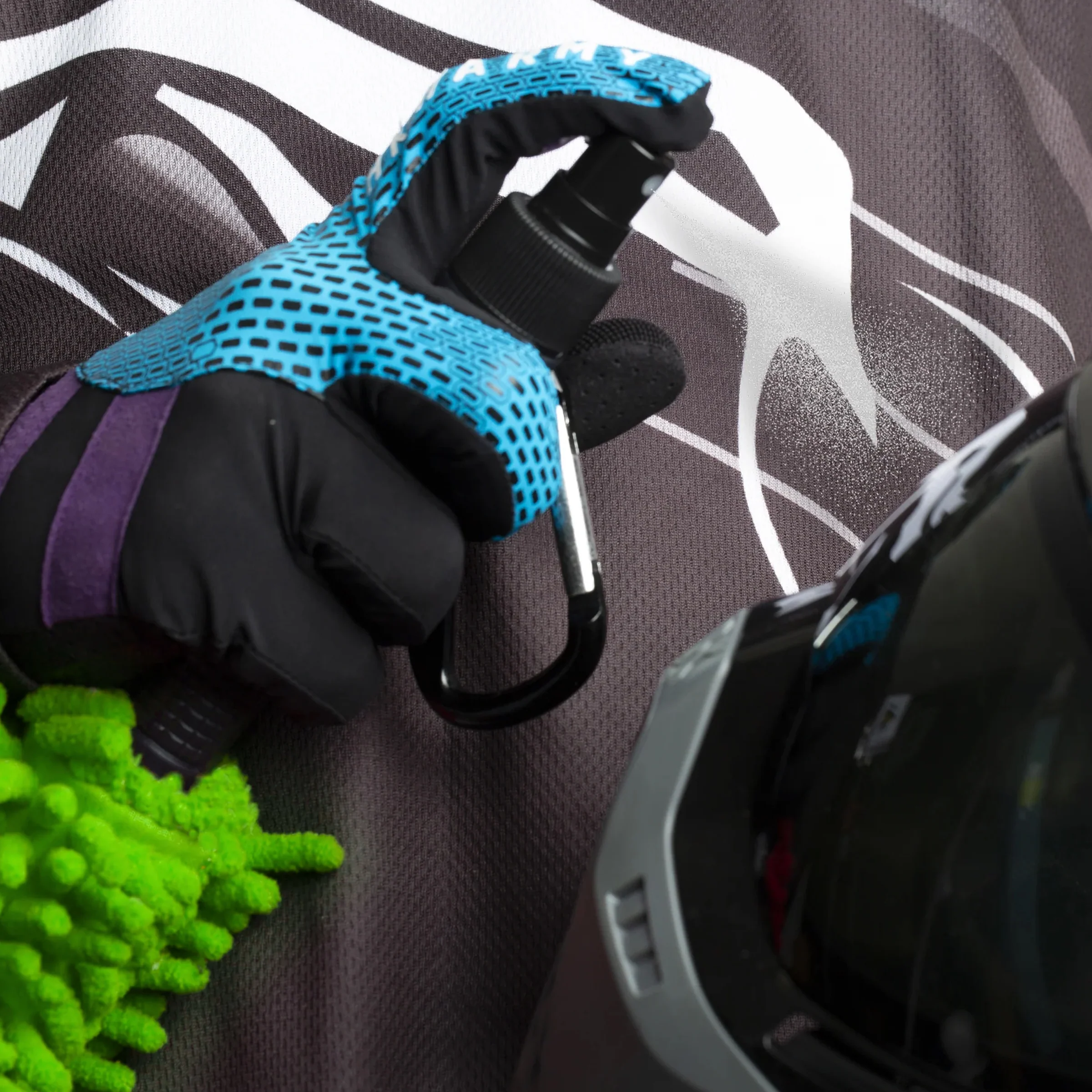 Thumb 4